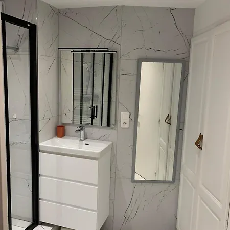 -Residence Appartement En Rez De Jardin Avec Piscine Chauffee Du 04 Avril Au 01 Novembre -Parking - Climatisation - Domaine Du Cap Esterel Saint Raphael شقة Saint-Raphaël