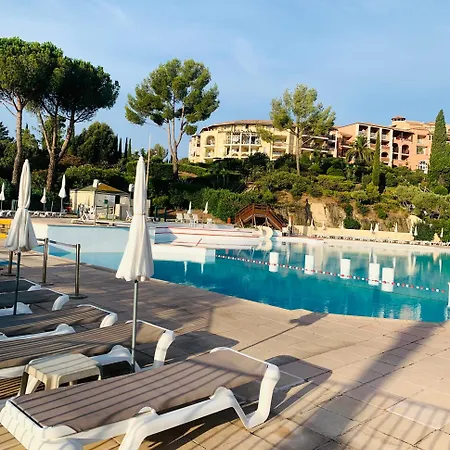 Résidence Club Avec Piscine Chauffée Et Animations -appartement 2 Pièces En Rez De Jardin Privatif Et Clôturé-parking Couvert- Climatisation -piscines- Domaine Du Cap Estérel Raphaël