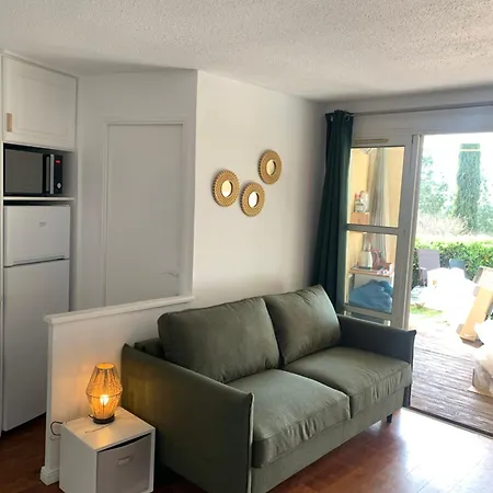 Apartamento Résidence club avec piscine chauffée et Animations -Appartement 2 pièces en Rez de jardin privatif et clôturé-parking couvert- climatisation -Piscines- Domaine du Cap Estérel Saint Raphaël