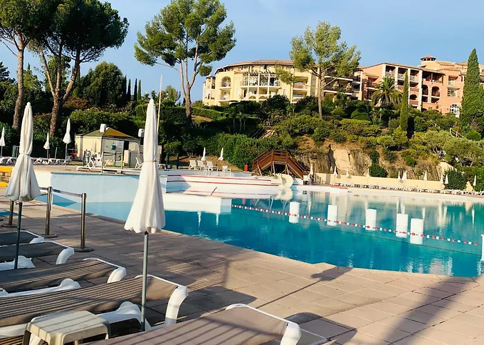 -résidence En Rez De Jardin Avec Piscine Chauffée Du 04 Avril Au 01 Novembre -parking - Climatisation - Domaine Du Cap Estérel Raphaël
