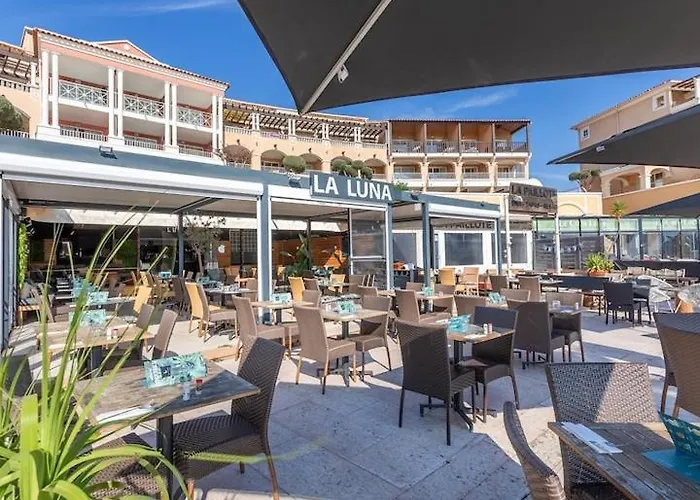 -résidence En Rez De Jardin Avec Piscine Chauffée Du 04 Avril Au 01 Novembre -parking - Climatisation - Domaine Du Cap Estérel Raphaël * Saint-Raphaël